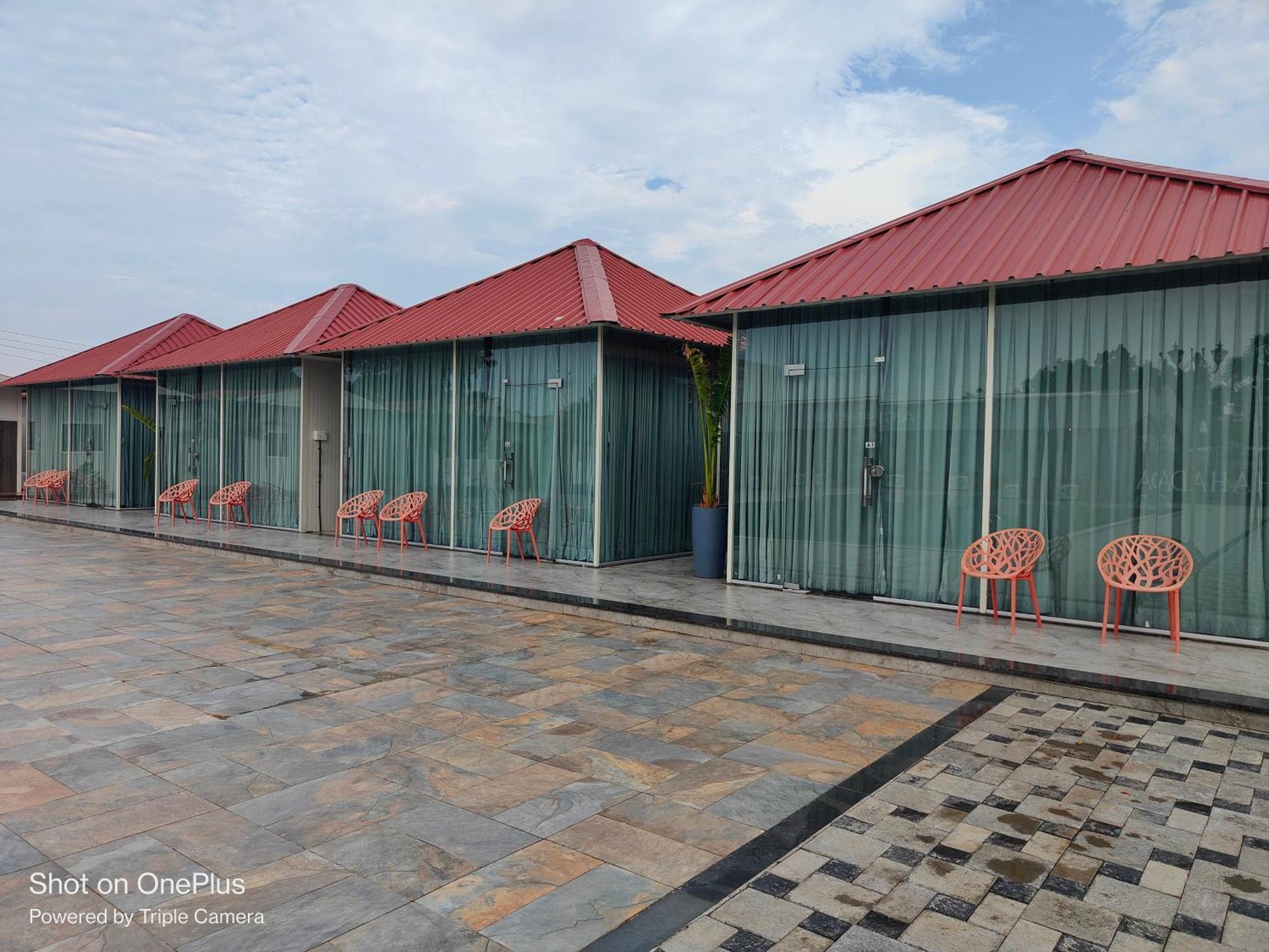 Vss Lawns & Resorts Llp Shahada Экстерьер фото