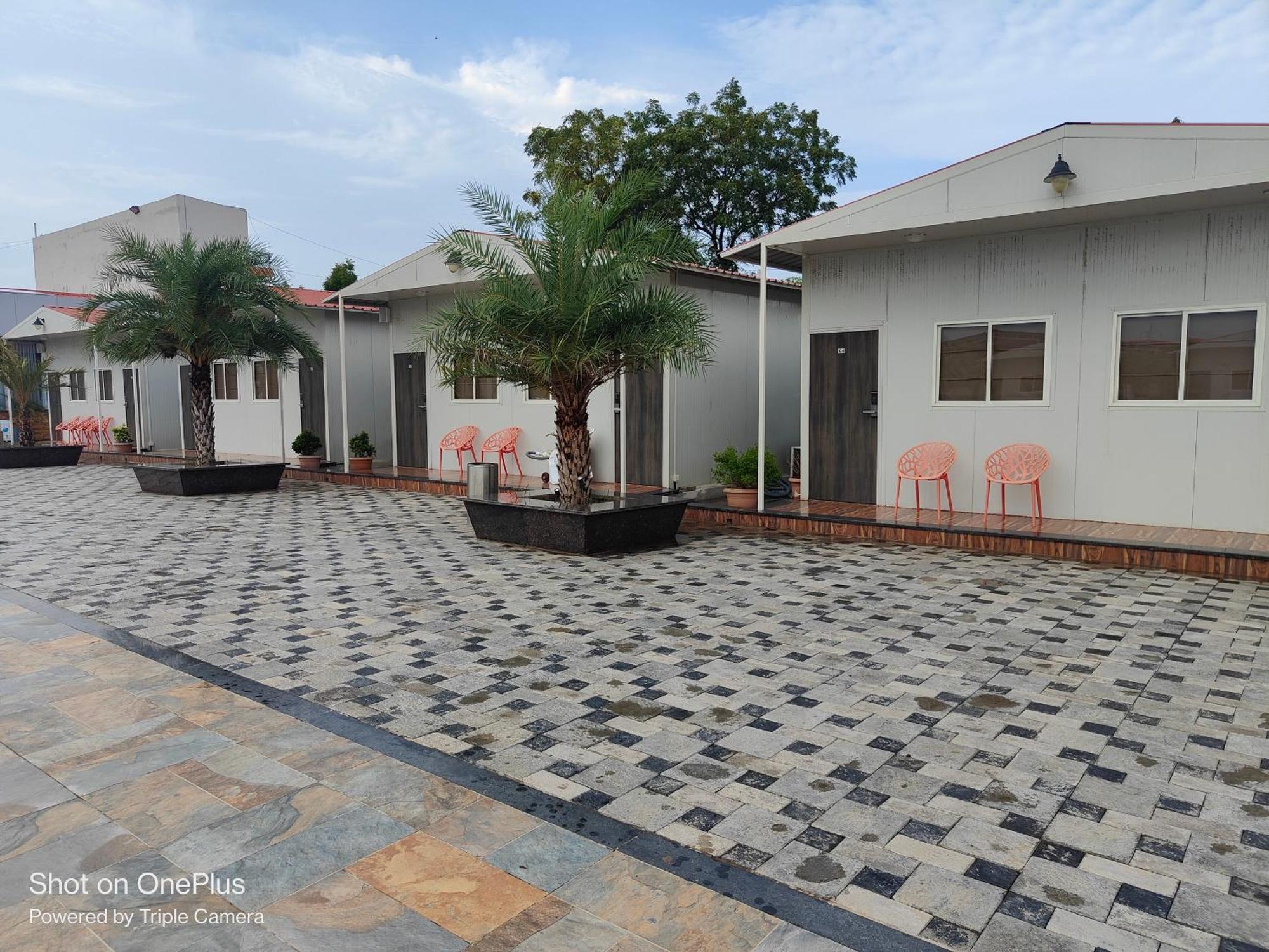 Vss Lawns & Resorts Llp Shahada Экстерьер фото